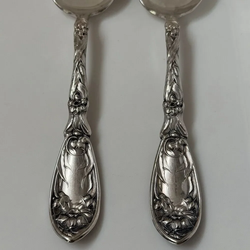 2pc Antique Oneida Narcissus Silverplate 1908 Oxford Serving Spoons 9 1/8”